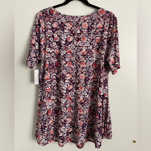 LuLaRoe | Perfect T | Size: Large - Picture 2 of 3